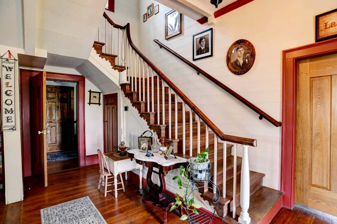 Entry staircase at The Sidecar Inn